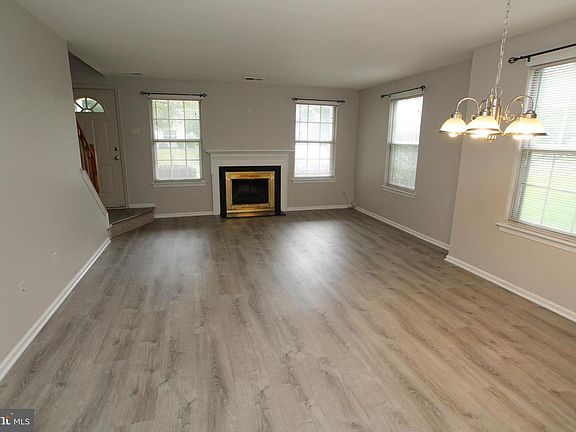 2nd image of 51 Eaton Ct