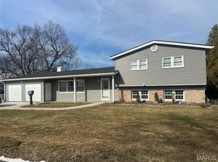 35 Holiday Dr, Hannibal, MO 63401