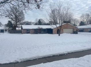 8340 Garnet Dr, Dayton, OH 45458