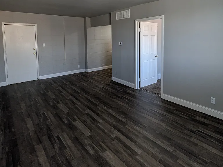 Campus View Apartments — Photo 16
