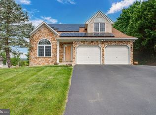 7 Brassie Cir, Reading, PA 19607