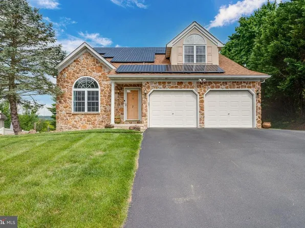7 Brassie Cir, Reading, PA 19607