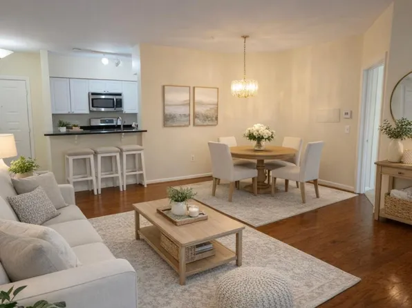 12919 Alton Sq APT 203, Herndon, VA 20170