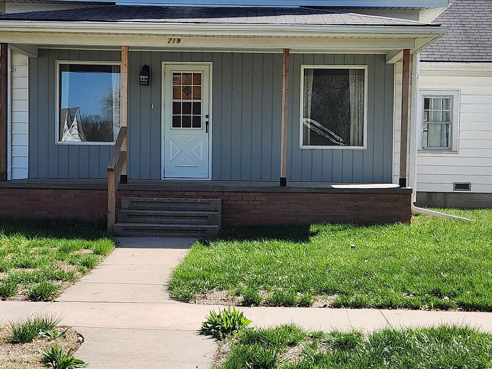 219 W Pack St, Moundridge, KS 67107 Zillow