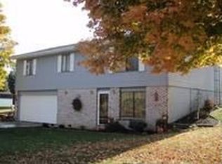 412 Clear Fork Dr, Pioneer, OH 43554