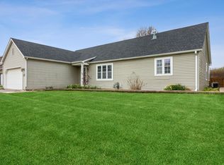 1107 Pheasant Dr, Genoa City, WI 53128