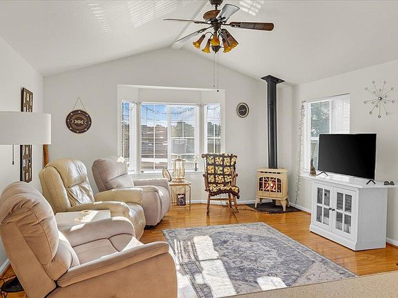2nd image of 3128 Crescent Ave Space 51