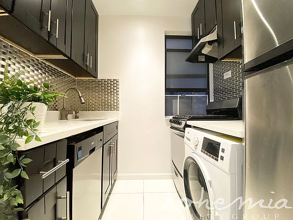 2nd image of 15 W 107th St #33D