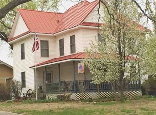 703 E 2nd St, Eureka, KS 67045