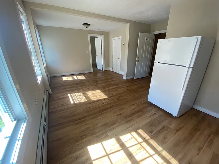 23 Sunapee St #4 — Photo 4