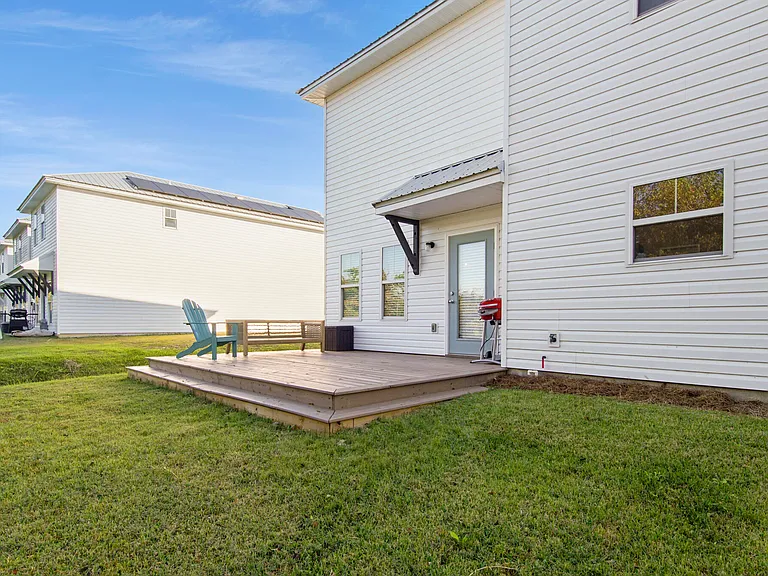 408 Raven Ln — Photo 31