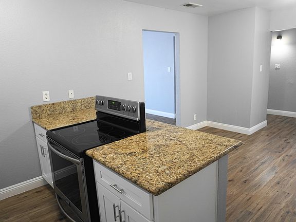 4th image of 7400 Alta Dr