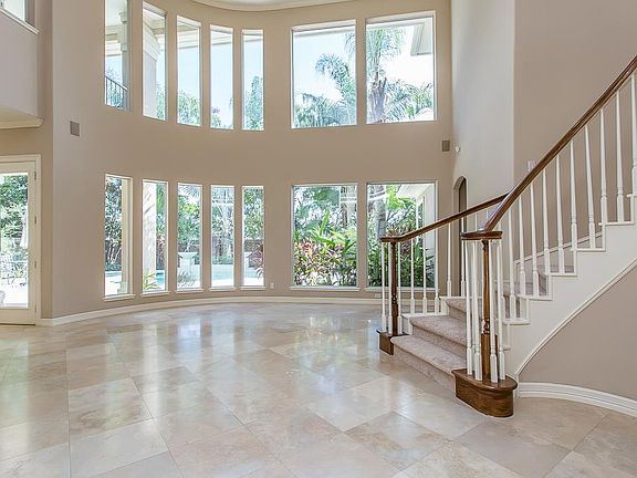 3rd image of 5515 Regency Dr