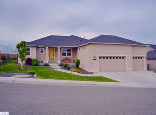 1431 Badger Mountain Loop, Richland, WA 99352