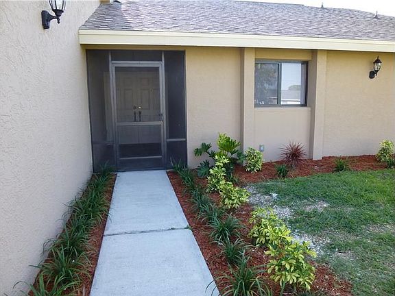 2nd image of 309 SE 17th Pl