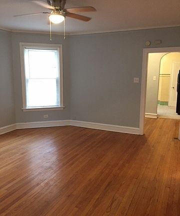 4th image of 7528 N Oakley Ave APT 1