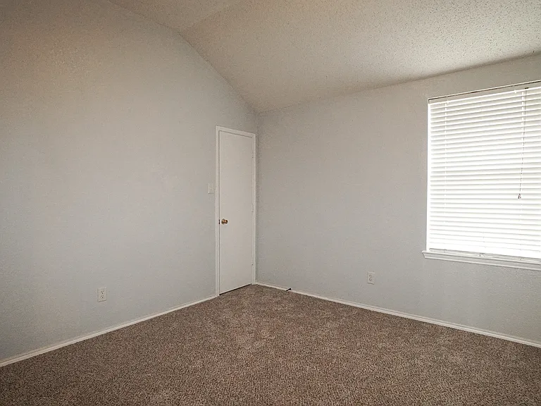 106 Starlight Dr — Photo 19