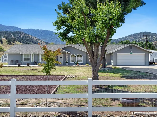 5741 Elwood Rd, Sanger, CA 93657