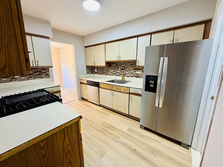 11 Saffron Dr — Photo 13