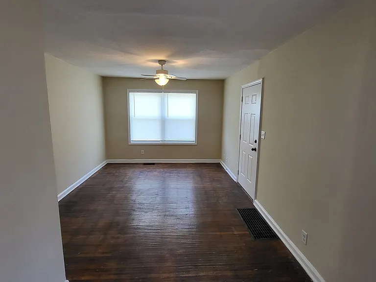228 N Tacoma Ave #A — Photo 4
