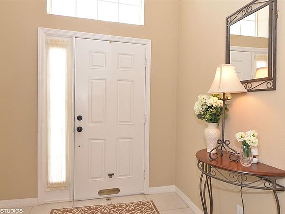 3rd image of 826 Timber Isle Dr