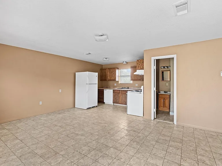 2200 Peach Ave #3 — Photo 10