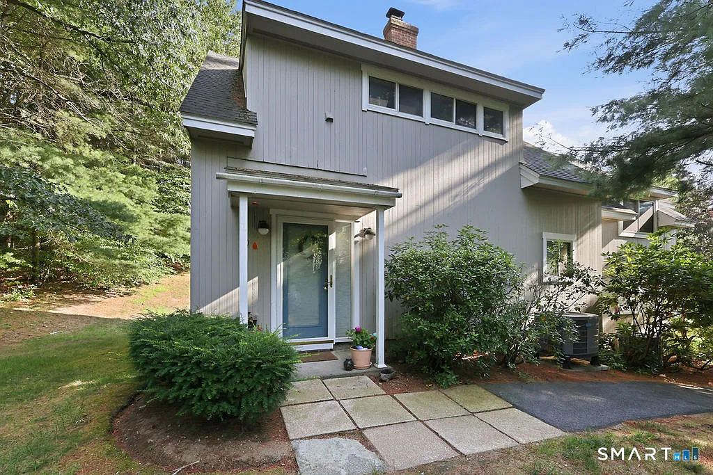2 bed, 2.5 bath, 1275 sqft, $2,800 — Photo 1