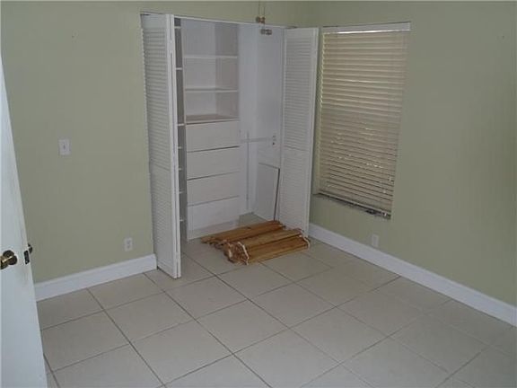 3rd image of 10380 NW 10th St
