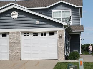 619 S Pointe Ct SW, Rochester, MN 55902