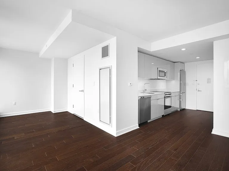 400 W 113th St #1509 — Photo 5