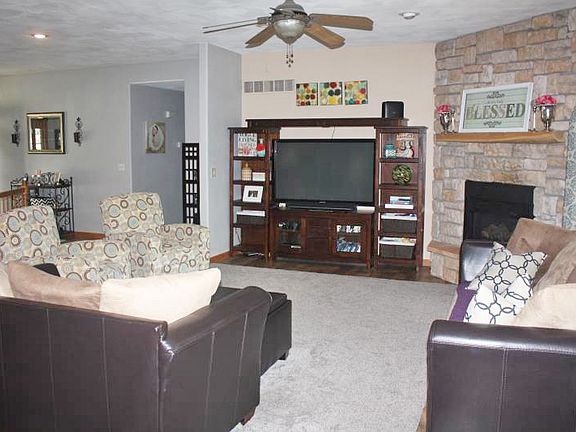 3rd image of 1501 Winchester Pl