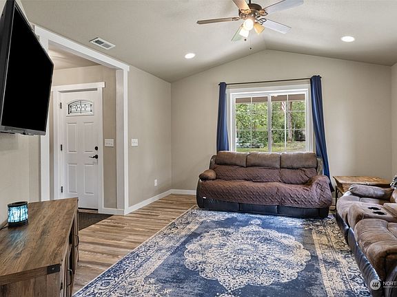 3rd image of 31821 75th Avenue Ct S