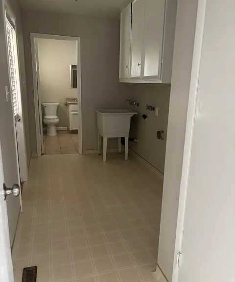 2209 E Palo Alto Ave — Photo 9