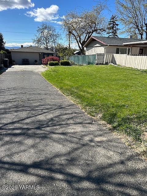 1st image of 208 S 47th Ave