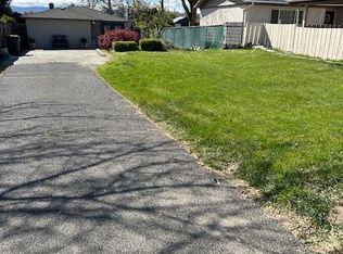 208 S 47th Ave, Yakima, WA 98908