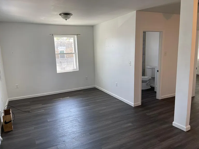 35 E Mowry St #2 — Photo 4