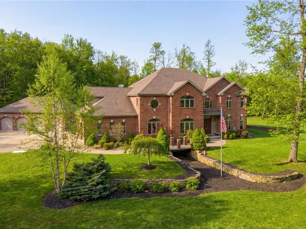 1653 Chapel Ridge Ln, Mars, PA 16046