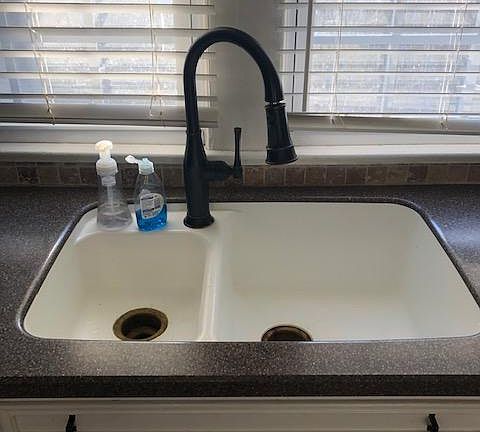 4th image of 2521 Woodrow Dr