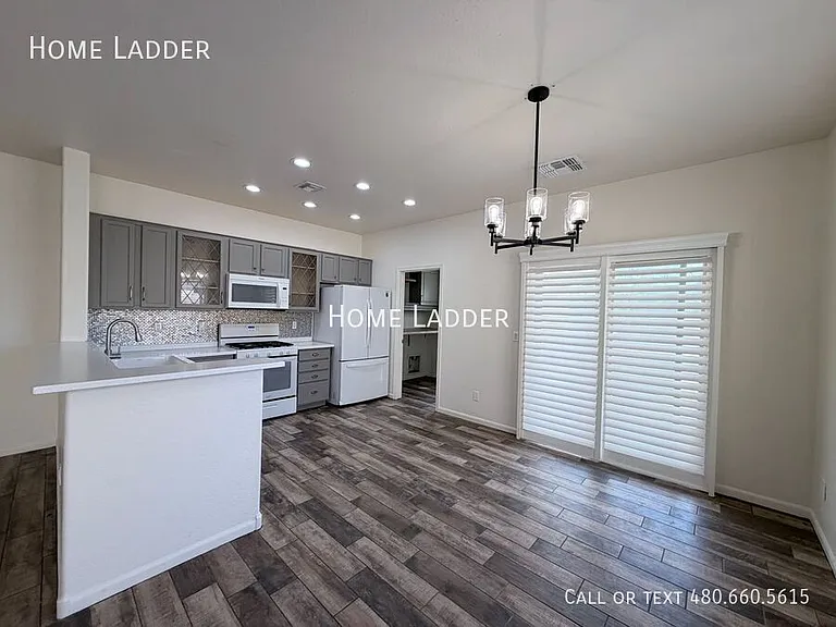 915 E Gold Dust Way — Photo 5