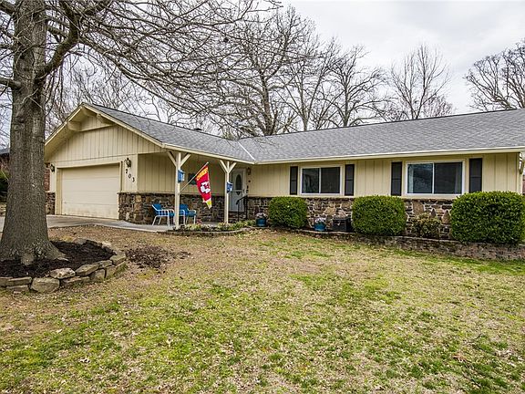 2nd image of 703 Woodland Dr