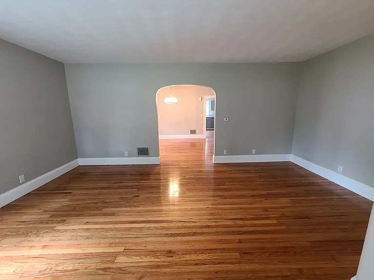 1114 N Madison St — Photo 6