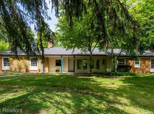 32870 Brandingham Rd, Franklin, MI 48025