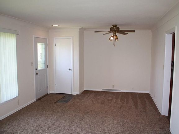 5th image of 2621 Hammond Ave