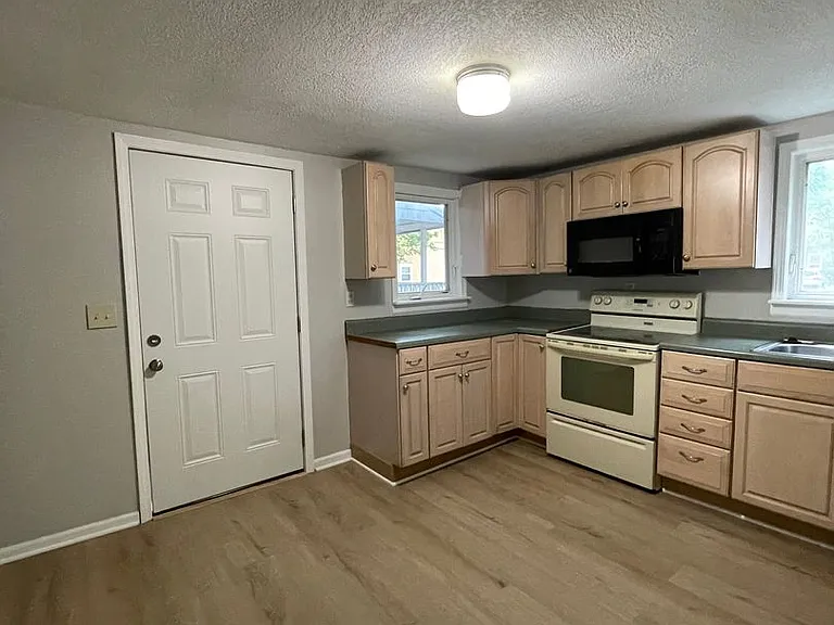 509 Congress St — Photo 13