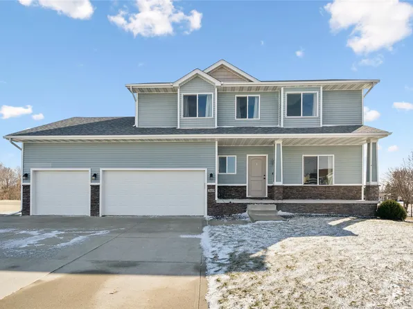 260 SE Dorr Ct, Pleasant Hill, IA 50327