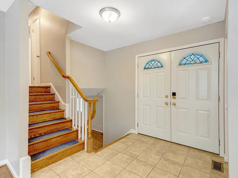 6717 Reynard Dr — Photo 6