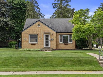 637 Oak STREET, South Milwaukee, WI, 53172