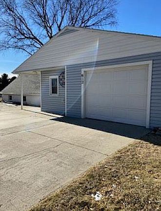 attached garage-north/east