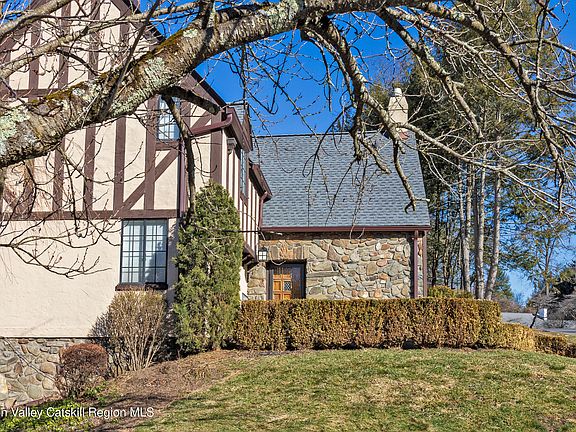 2nd image of 1 W Winding Road