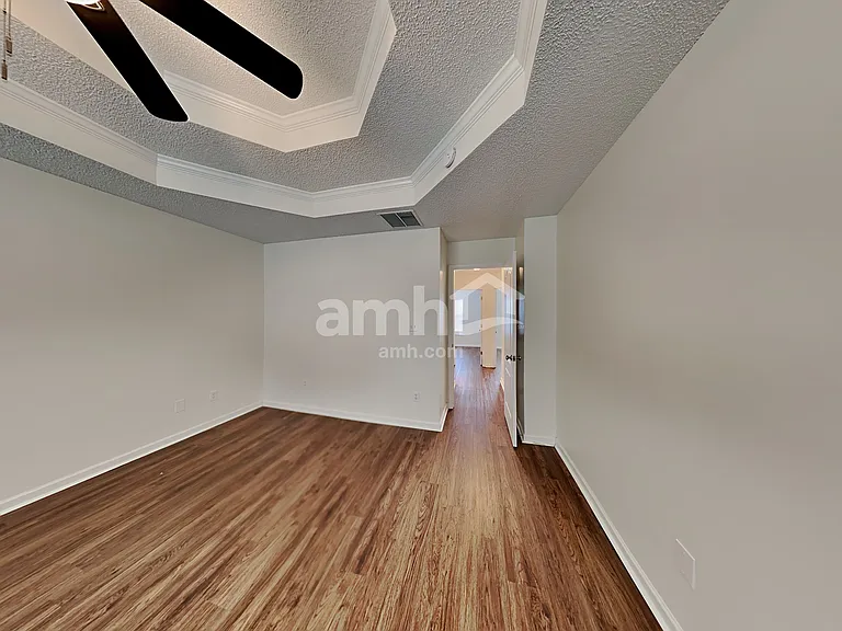 361 Whitney Ln — Photo 9